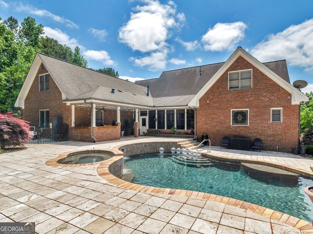 511 Clearwater Drive, Mcdonough, GA 30252