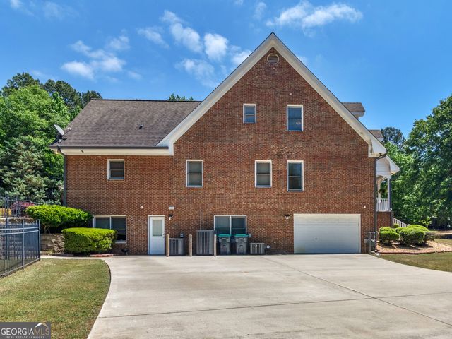511 Clearwater Drive, Mcdonough, GA 30252