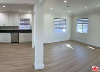 1270 S Bronson Avenue, Los Angeles, CA 90019