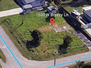 1600 Breezy Ln, West Palm Beach, FL 33417