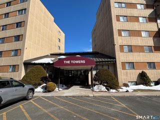 16 Putter Drive 207S, Wallingford, CT 06492