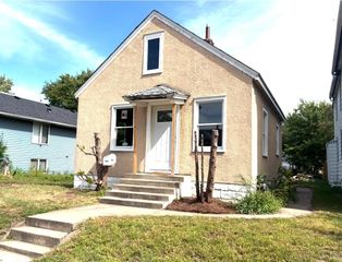 1523 4th Street NE, Minneapolis, MN 55413