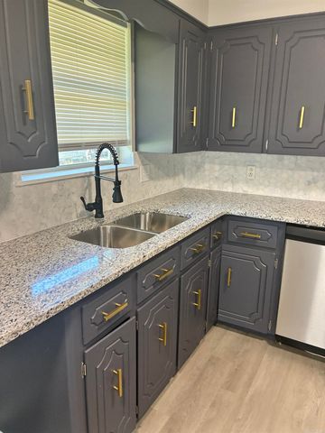 20 Forest Oaks Street, Sherwood, AR 72120