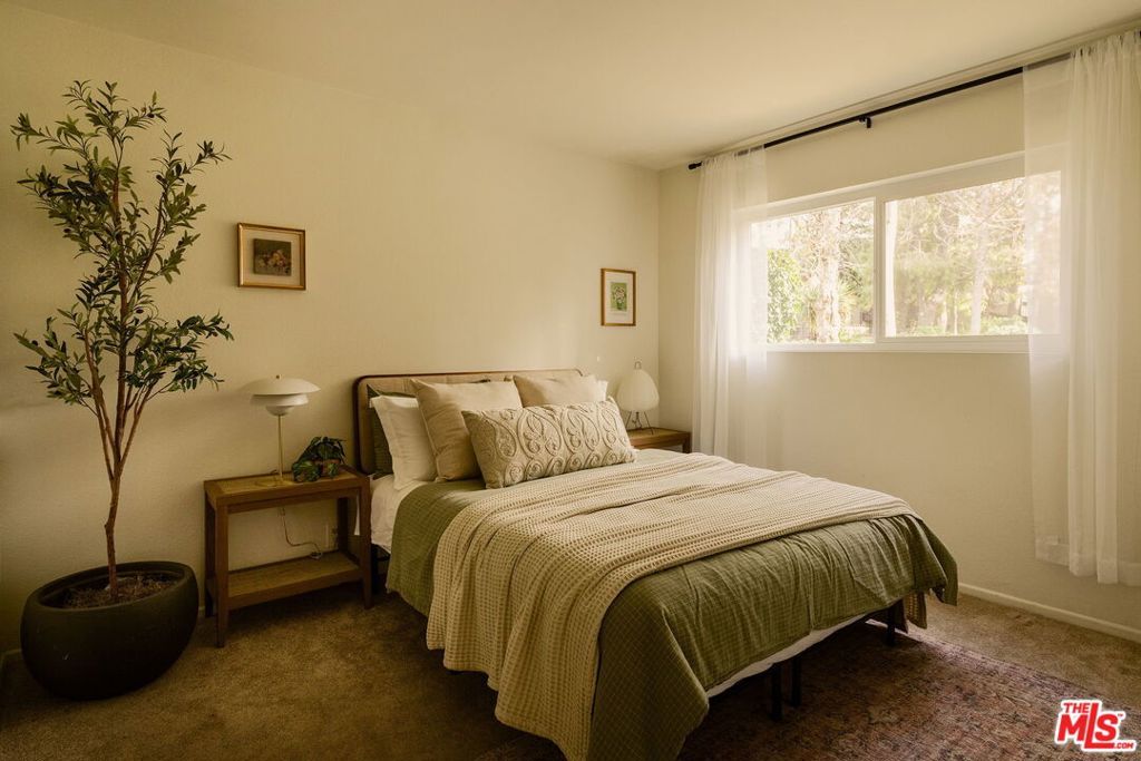 Image 16 of property listing at 5860 Benner Street 107, Los Angeles, CA 90042