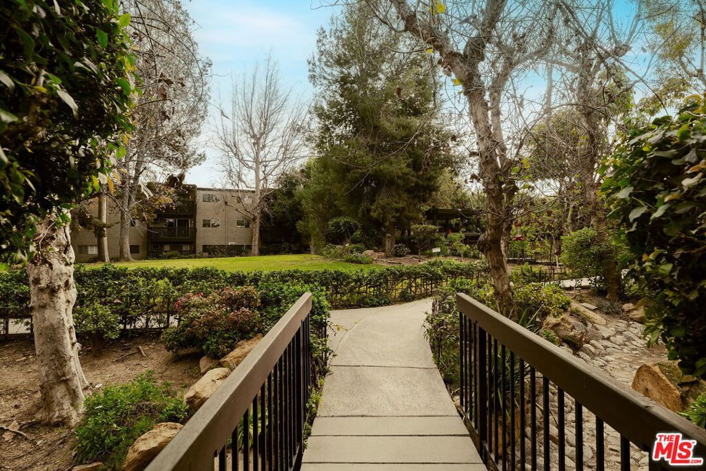 Image 25 of property listing at 5860 Benner Street 107, Los Angeles, CA 90042