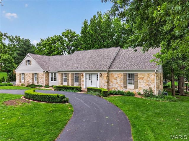 14014 Clairette Lane, Chesterfield, MO 63017