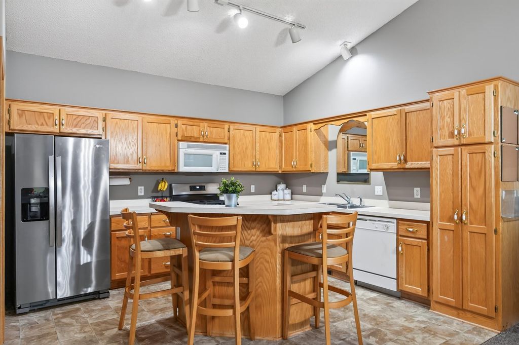 12774 Ulysses Circle NE, Blaine, MN 55434 — photo 5