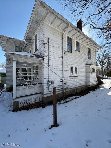 156 Halleck Street, Youngstown, OH 44505