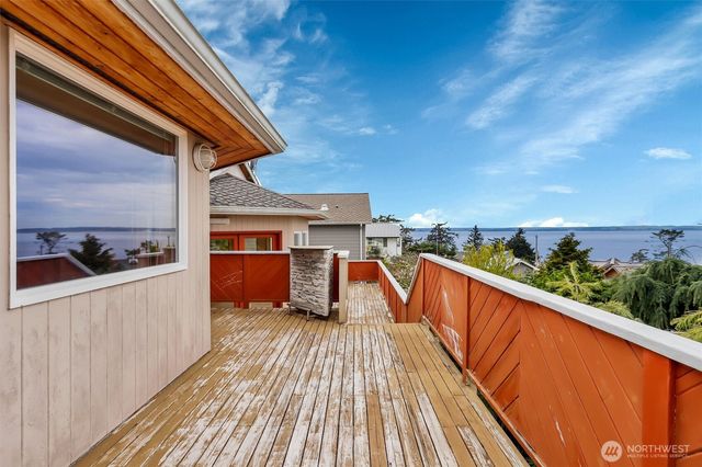 876 Rocky Point Drive, Camano Island, WA 98282