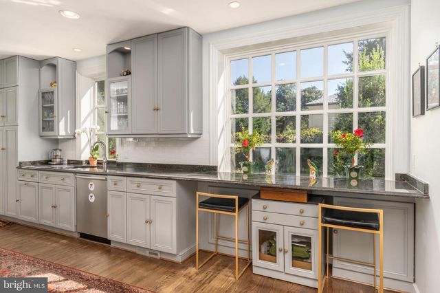 4920 PALISADE LN NW, Washington, DC 20016