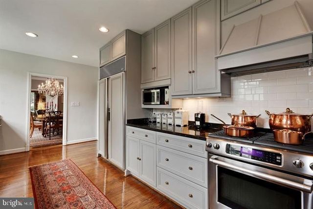 4920 PALISADE LN NW, Washington, DC 20016