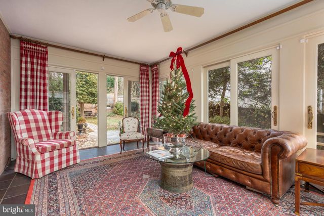 4920 PALISADE LN NW, Washington, DC 20016