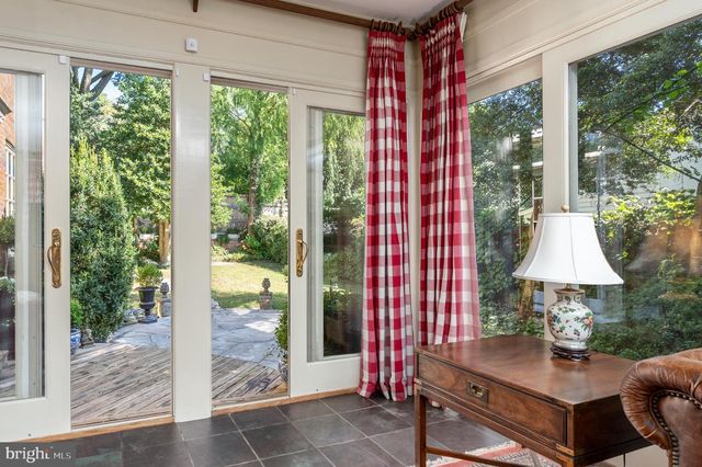 4920 PALISADE LN NW, Washington, DC 20016