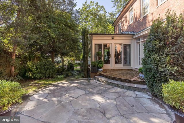 4920 PALISADE LN NW, Washington, DC 20016