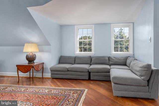 4920 PALISADE LN NW, Washington, DC 20016