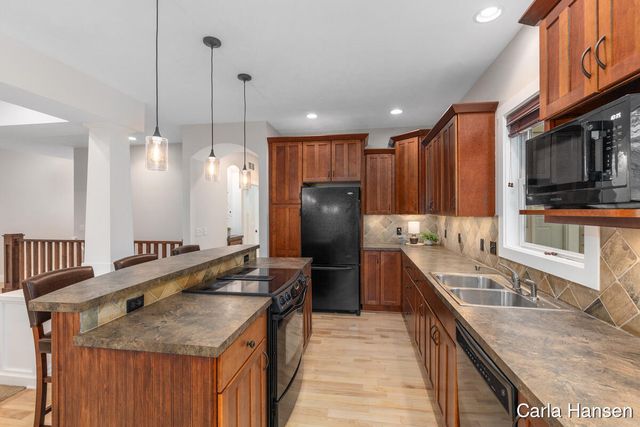 4522 Oakwood Court Se, Leighton Twp, MI 49316