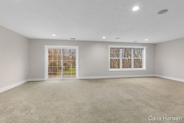 4522 Oakwood Court Se, Leighton Twp, MI 49316