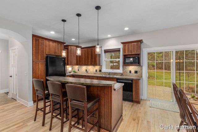 4522 Oakwood Court Se, Leighton Twp, MI 49316