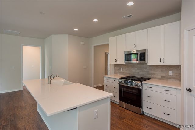 5142 Stavely Rd, Chester, VA 23831