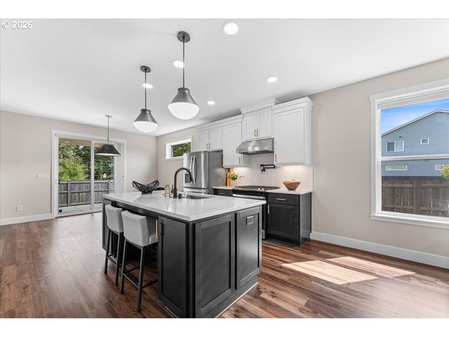331 W MAPLE St, Washougal, WA 98671