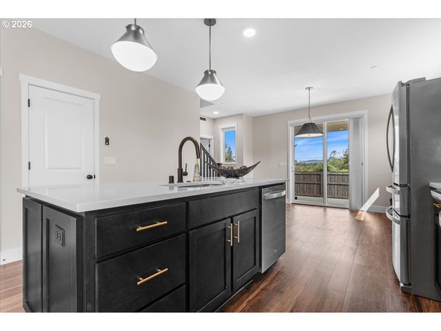 331 W MAPLE St, Washougal, WA 98671