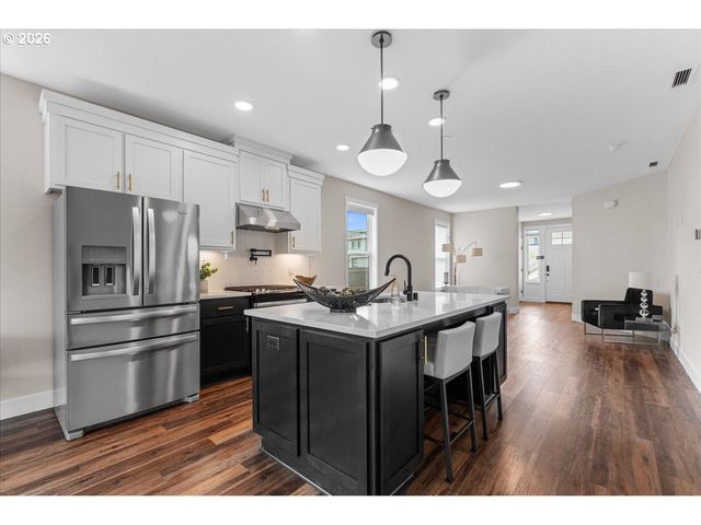 331 W MAPLE St, Washougal, WA 98671