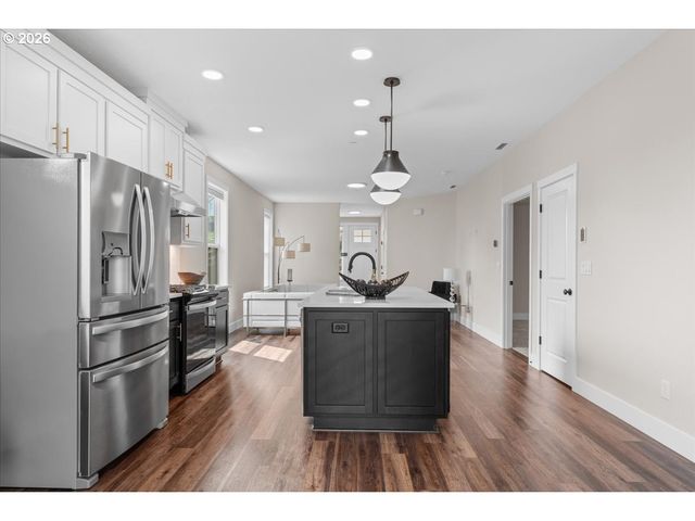 331 W MAPLE St, Washougal, WA 98671