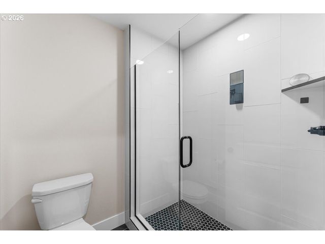 331 W MAPLE St, Washougal, WA 98671
