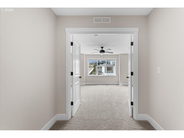331 W MAPLE St, Washougal, WA 98671