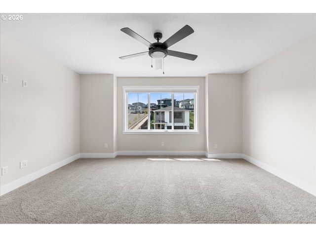 331 W MAPLE St, Washougal, WA 98671