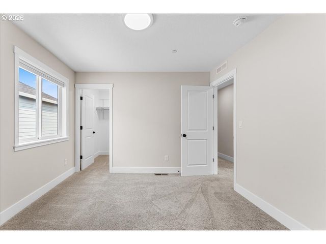 331 W MAPLE St, Washougal, WA 98671