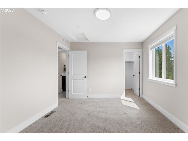 331 W MAPLE St, Washougal, WA 98671