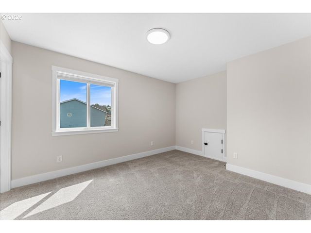 331 W MAPLE St, Washougal, WA 98671