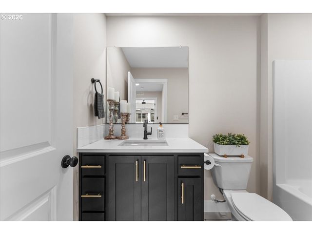 331 W MAPLE St, Washougal, WA 98671