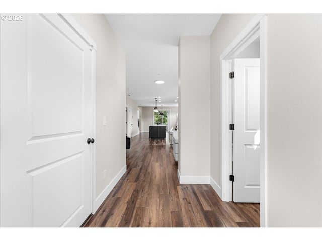 331 W MAPLE St, Washougal, WA 98671