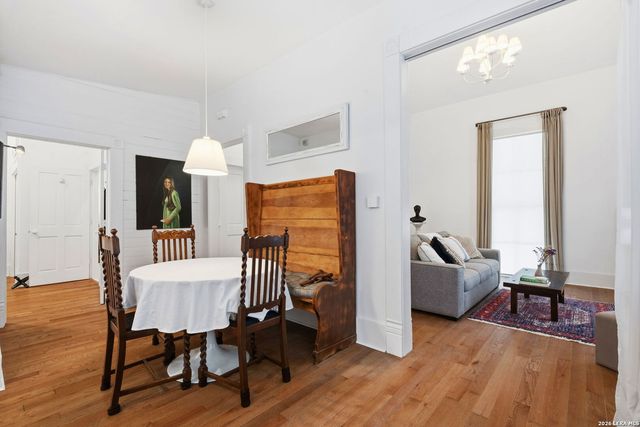 906 E CARSON ST, San Antonio, TX 78208