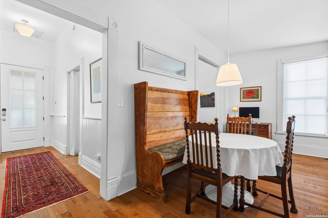 906 E CARSON ST, San Antonio, TX 78208