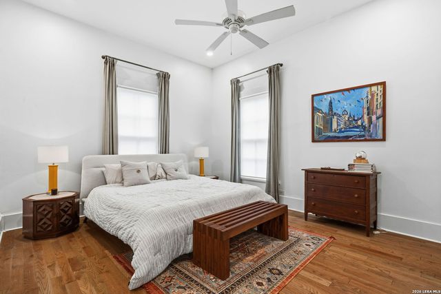 906 E CARSON ST, San Antonio, TX 78208