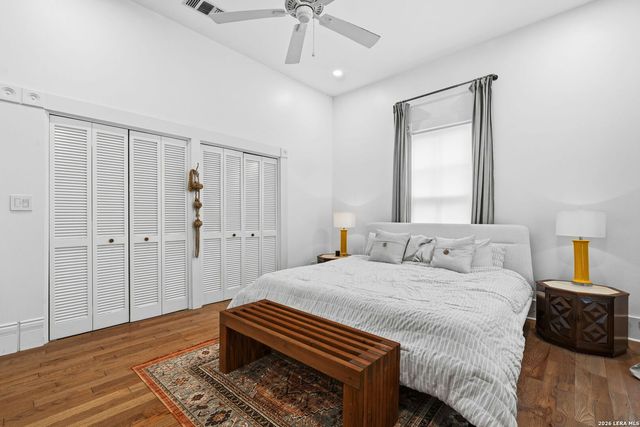 906 E CARSON ST, San Antonio, TX 78208