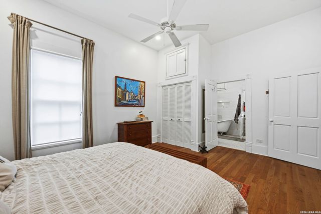 906 E CARSON ST, San Antonio, TX 78208