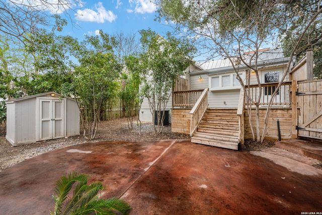 906 E CARSON ST, San Antonio, TX 78208