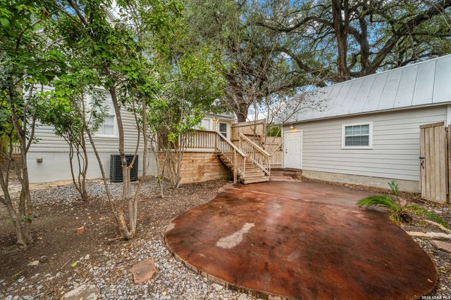 906 E CARSON ST, San Antonio, TX 78208