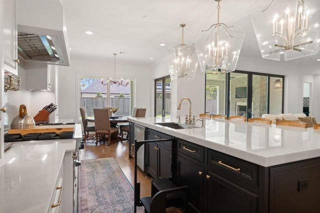 1110 Lone Star Drive, Houston, TX 77055