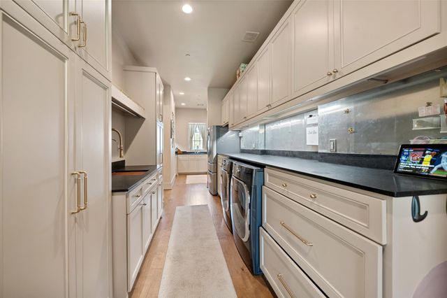 1110 Lone Star Drive, Houston, TX 77055
