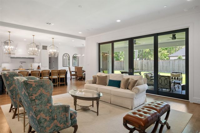 1110 Lone Star Drive, Houston, TX 77055
