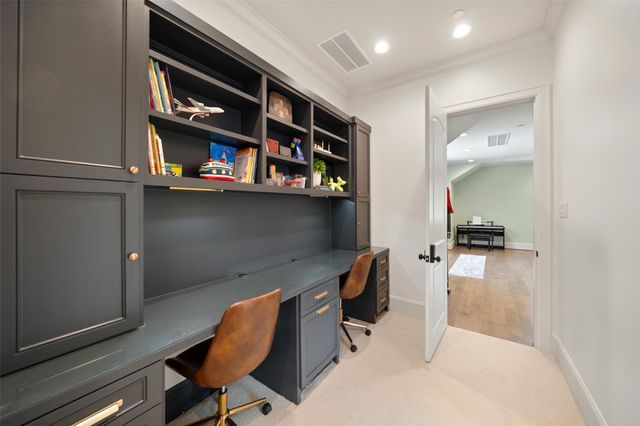 1110 Lone Star Drive, Houston, TX 77055