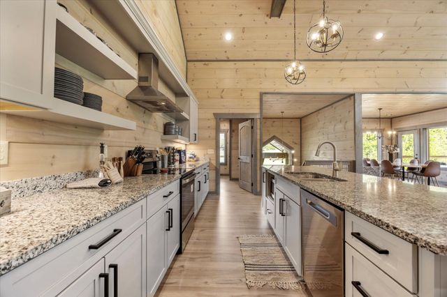 3598 Sugar Tree Drive, Sevierville, TN 37862