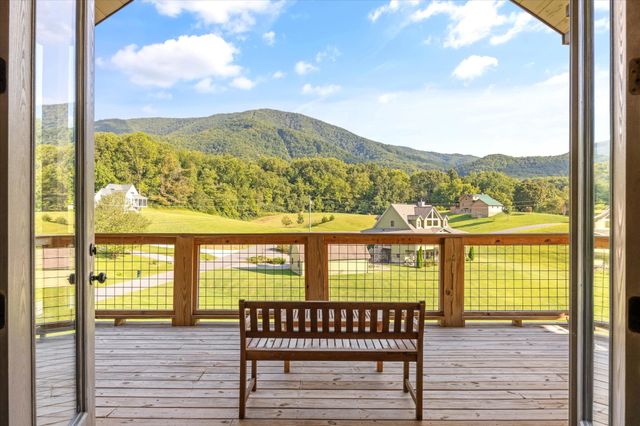 3598 Sugar Tree Drive, Sevierville, TN 37862