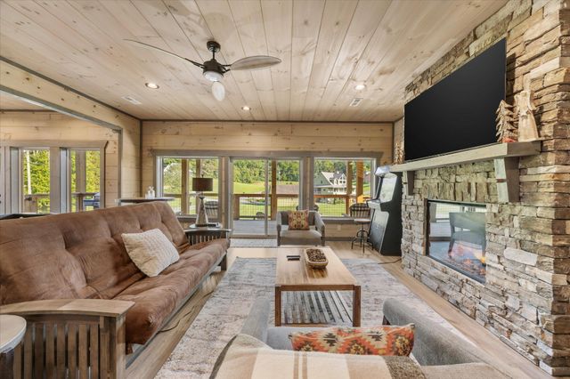 3598 Sugar Tree Drive, Sevierville, TN 37862