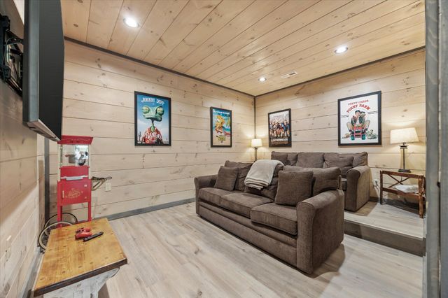 3598 Sugar Tree Drive, Sevierville, TN 37862